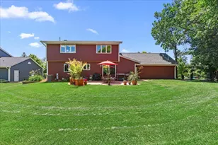 8370 W Hillsdale Dr, Franklin, WI 53132 - Photo 25
