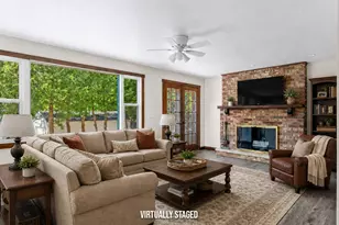 1128 N 11th St, Manitowoc, WI 54220 - Photo 21