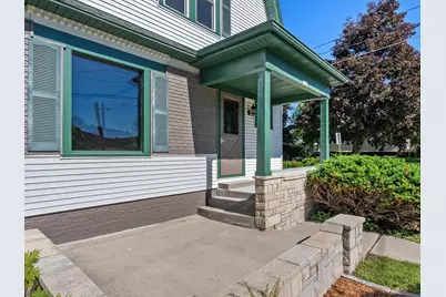 1128 N 11th St, Manitowoc, WI 54220 - Photo 5