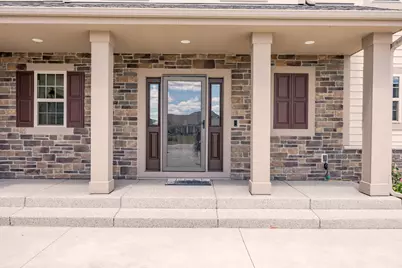 N88W18648  Duke Ct, Menomonee Falls, WI 53051 - Photo 5