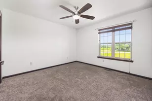 N88W18648 Duke Ct, Menomonee Falls, WI 53051 - Photo 43