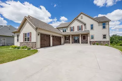 N88W18648  Duke Ct, Menomonee Falls, WI 53051 - Photo 3