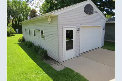 1413  Randolph St, Watertown, WI 53094 - Photo 11