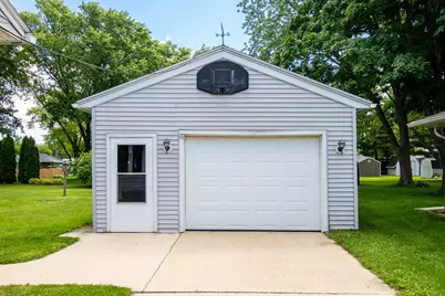 1413  Randolph St, Watertown, WI 53094 - Photo 13