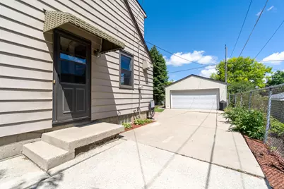 1518 E Howard Ave, Milwaukee, WI 53207 - Photo 29