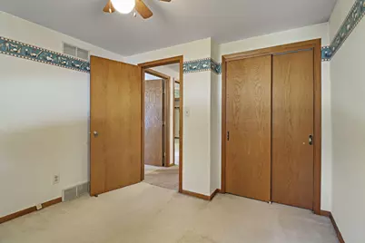 5609  Riviera Dr, Racine, WI 53406 - Photo 9