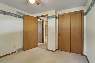 5609 Riviera Dr, Racine, WI 53406 - Photo 9