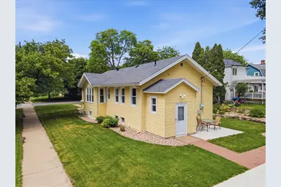 1702  Cass St, La Crosse, WI 54601 - Photo 3