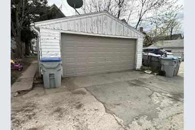 2326 W Burnham St #2326A, Milwaukee, WI 53204 - Photo 15