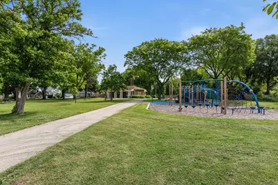 215 W Saveland Ave, Milwaukee, WI 53207 - Photo 35