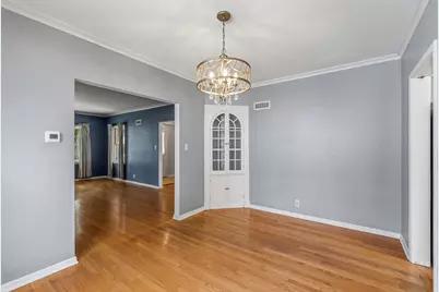 215 W Saveland Ave, Milwaukee, WI 53207 - Photo 9