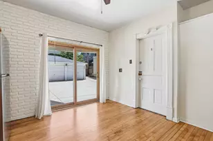 1660 N Marshall St, Milwaukee, WI 53202 - Photo 5