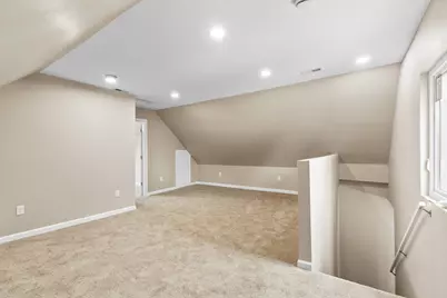 1637  Maple St, South Milwaukee, WI 53172 - Photo 7