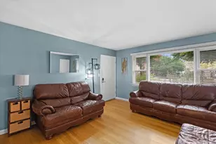 2728 N Carlton Pl, Milwaukee, WI 53210 - Photo 5