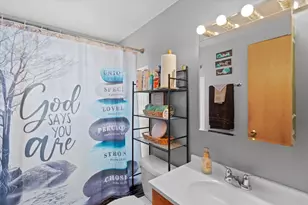 2728 N Carlton Pl, Milwaukee, WI 53210 - Photo 23