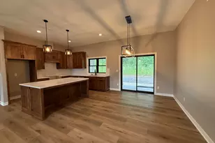 W208N16278 Renee Way, Jackson, WI 53037 - Photo 7