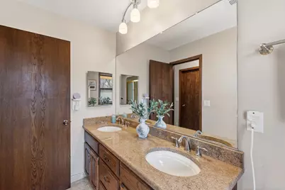 12785 W Bobwood Rd, New Berlin, WI 53151 - Photo 21
