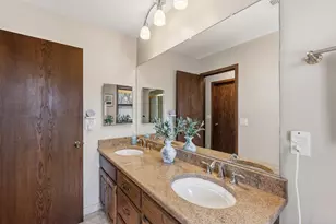 12785 W Bobwood Rd, New Berlin, WI 53151 - Photo 21