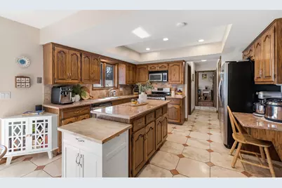 12785 W Bobwood Rd, New Berlin, WI 53151 - Photo 9