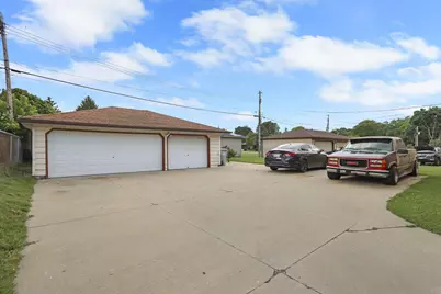 6823 W Wedgewood Dr, Milwaukee, WI 53220 - Photo 3