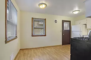 6823 W Wedgewood Dr, Milwaukee, WI 53220 - Photo 11