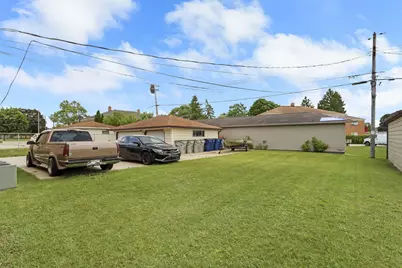6823 W Wedgewood Dr, Milwaukee, WI 53220 - Photo 5