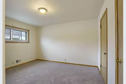 6823 W Wedgewood Dr, Milwaukee, WI 53220 - Photo 17