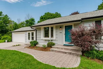 834 E Glencoe Pl, Bayside, WI 53217 - Photo 3