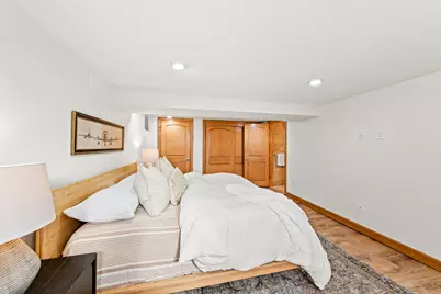 834 E Glencoe Pl, Bayside, WI 53217 - Photo 23