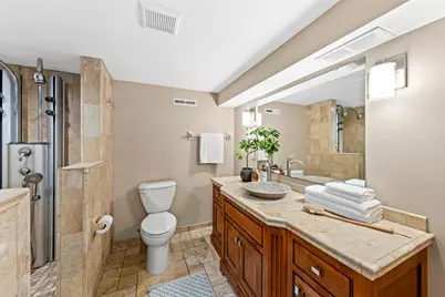 834 E Glencoe Pl, Bayside, WI 53217 - Photo 25