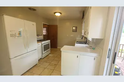 3434  1st Ave, Racine, WI 53402 - Photo 5