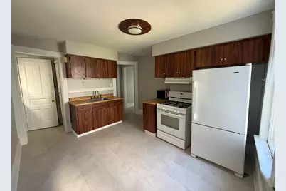 1537 E Irving Pl, Milwaukee, WI 53202 - Photo 7