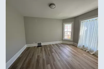 1537 E Irving Pl, Milwaukee, WI 53202 - Photo 5