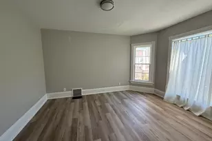 1537 E Irving Pl, Milwaukee, WI 53202 - Photo 5