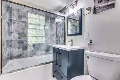5169 N 63rd St, Milwaukee, WI 53218 - Photo 11