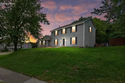 1028 S Imperial Dr, Hartland, WI 53029 - Photo 1