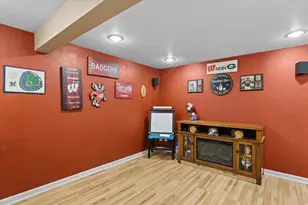 1028 S Imperial Dr, Hartland, WI 53029 - Photo 33