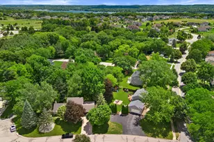 1028 S Imperial Dr, Hartland, WI 53029 - Photo 47