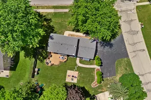1028 S Imperial Dr, Hartland, WI 53029 - Photo 45
