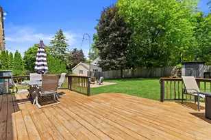 1028 S Imperial Dr, Hartland, WI 53029 - Photo 39