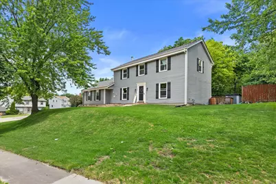 1028 S Imperial Dr, Hartland, WI 53029 - Photo 3
