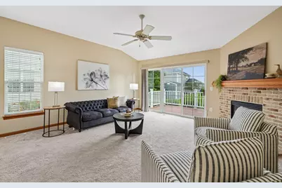 W241N5694  Birchwood Ln, Sussex, WI 53089 - Photo 9
