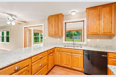 3971 S 118th St, Greenfield, WI 53228 - Photo 9
