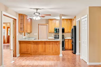 3971 S 118th St, Greenfield, WI 53228 - Photo 7