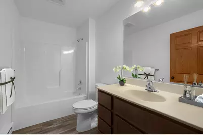 1002  7th St, La Crosse, WI 54601 - Photo 9