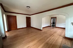 6221 W Thurston Ct, Milwaukee, WI 53218 - Photo 5