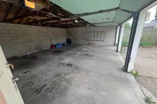 6221 W Thurston Ct, Milwaukee, WI 53218 - Photo 33