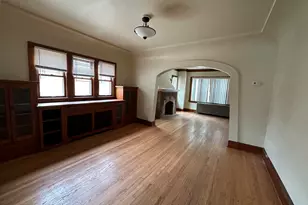 6221 W Thurston Ct, Milwaukee, WI 53218 - Photo 7