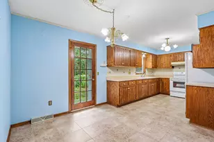 1797 Cypress Dr, Grafton, WI 53024 - Photo 9
