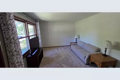 N50W14473  Fairmount Ave, Menomonee Falls, WI 53051 - Photo 5